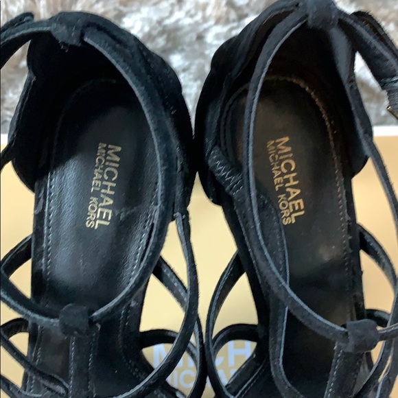 Black MICHAEL Michael Kors Sandra platform suede - Picture 6 of 6